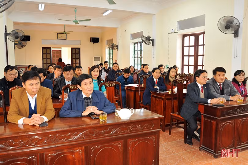 Bà Nguyễn Thị Mai Thủy giữ chức Chủ tịch Hội Nông dân Hà Tĩnh