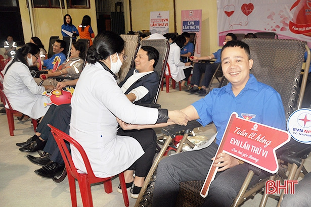 “Lan tỏa yêu thương”, cán bộ, nhân viên Điện lực Hà Tĩnh hiến 84 đơn vị máu