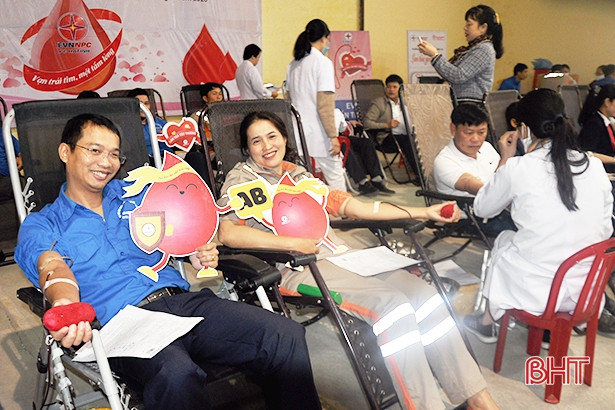 “Lan tỏa yêu thương”, cán bộ, nhân viên Điện lực Hà Tĩnh hiến 84 đơn vị máu