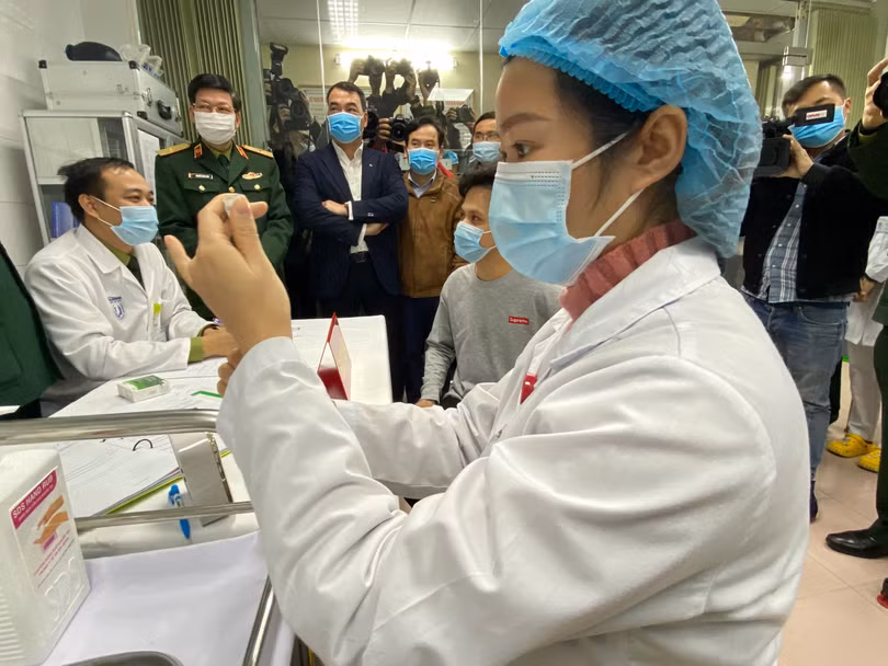 Bộ trưởng Nguyễn Thanh Long: Ngành y tế đang theo dõi chặt chẽ vấn đề biến chủng virus SARS-CoV-2