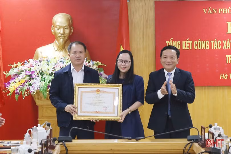 Kiện toàn bộ máy sau chia tách Văn phòng Đoàn ĐBQH, HĐND và UBND tỉnh