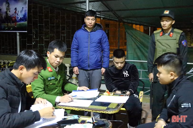 Triệt phá đường dây lô đề, cá độ qua mạng, bắt nhiều đối tượng ở Hà Tĩnh và Nghệ An