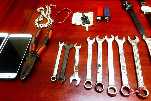 Băng trộm “nhí” gây ra 20 vụ mất cắp tài sản tại nhiều địa bàn ở Hà Tĩnh