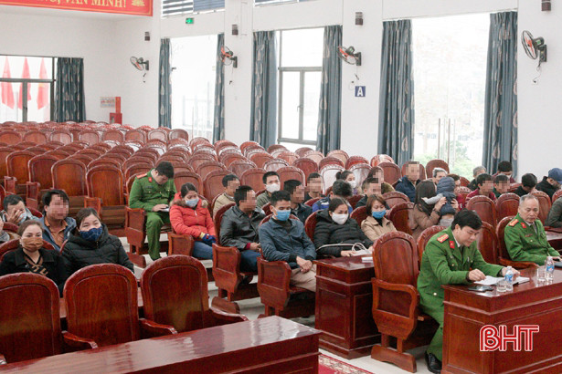 59 người chấp hành án hình sự tại cộng đồng ở Hương Sơn ký kết không vi phạm pháp luật