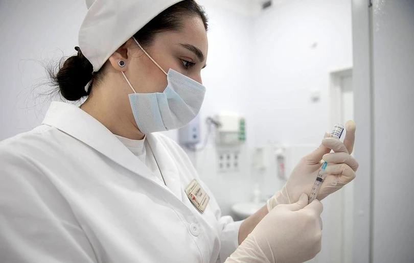 Nga tiêm đại trà vaccine Sputnik V cho người trên 60 tuổi