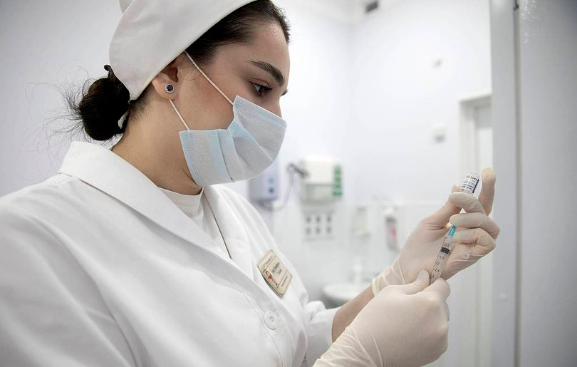 Nga tiêm đại trà vaccine Sputnik V cho người trên 60 tuổi