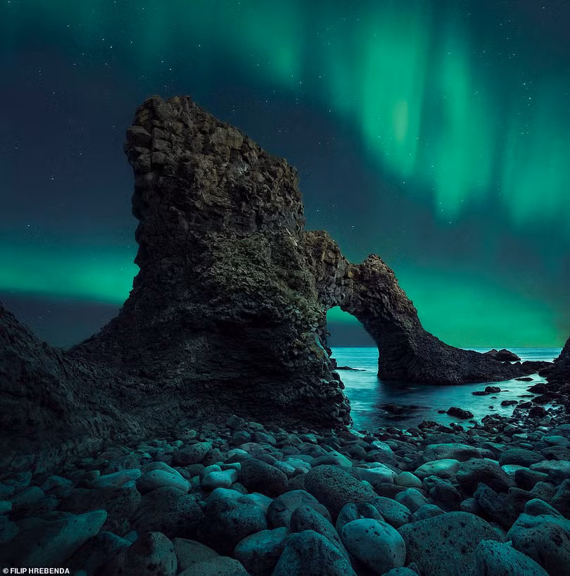 Chiêm ngưỡng những bức ảnh chụp hiện tượng cực quang đẹp nhất năm 2020