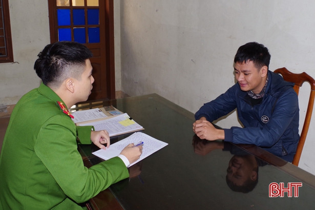 Công an Can Lộc khởi tố 9X tàng trữ pháo trái phép