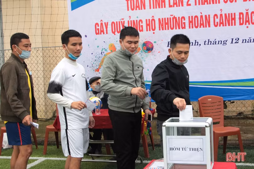 Bóng đá qua lưới: Môn thể thao “lạ” thu hút giới trẻ Hà Tĩnh