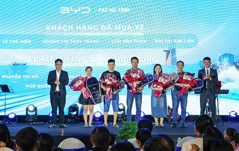Những khách hàng đầu tiên sở hữu BYD Sealion 6. 6.jpg