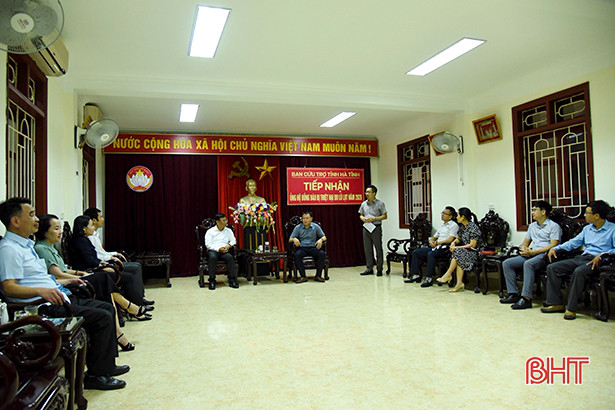 Cộng đồng người Việt ở nước ngoài hỗ trợ người dân vùng lũ Hà Tĩnh 300 triệu đồng