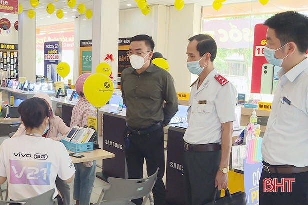 Người dân Hà Tĩnh ra khỏi nhà không đeo khẩu trang sẽ bị phạt 1 - 3 triệu đồng