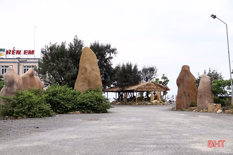 Các điểm du lịch ở thị xã phía Nam Hà Tĩnh vắng khách ngày đầu kỳ nghỉ lễ