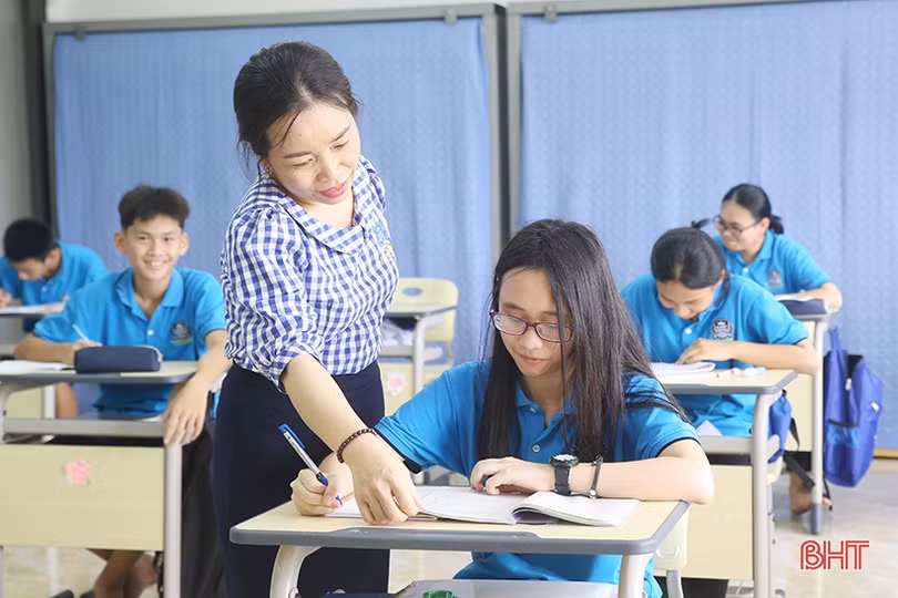 Nữ sinh Trường Albert Einstein thủ khoa lớp 10 chuyên Anh