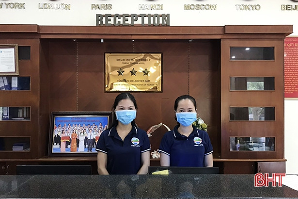 Ngày 30/4, lượng khách về bãi biển đẹp nhất Hà Tĩnh chỉ bằng 1/10 trước đây