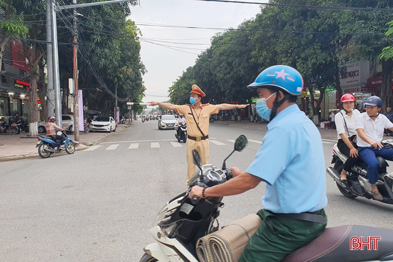 Công an TP Hà Tĩnh ra quân đảm bảo ATGT dịp nghỉ lễ