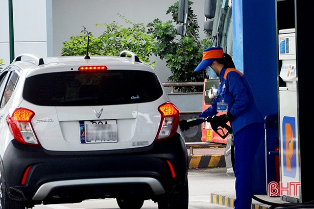 Người lao động Hà Tĩnh cần mẫn mưu sinh trong ngày 1/5