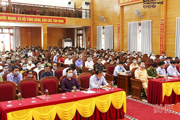 Trên 400 người dân Đức Thọ được phổ biến pháp luật về an toàn giao thông