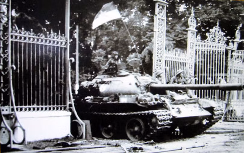 Nước của những người chưa bao giờ khuất…