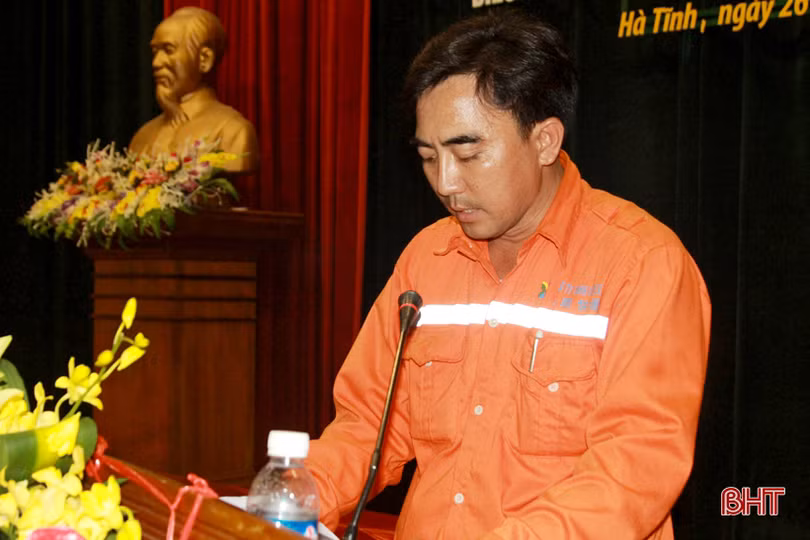 Hà Tĩnh biểu dương công nhân, lao động tiêu biểu và “doanh nghiệp vì người lao động”