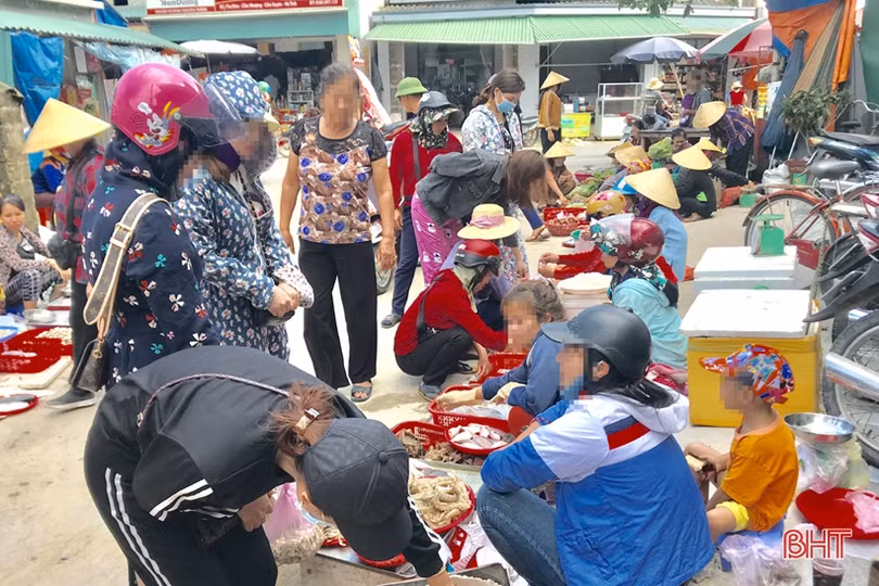 Thực hiện thông điệp 5K tại Hà Tĩnh: Nhiều người nghiêm túc, số lớn vẫn lơ là...