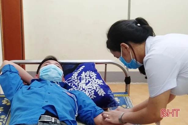 Kịp thời hiến 3 đơn vị máu, cứu sản phụ ở Hương Khê qua cơn nguy kịch