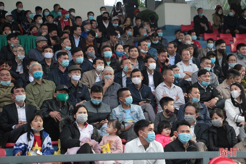 Hồng Lĩnh Hà Tĩnh gặp Becamex Bình Dương trên sân không khán giả