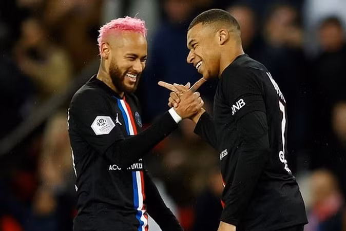 Làm cách nào để Man City ngăn chặn Neymar và Mbappe?