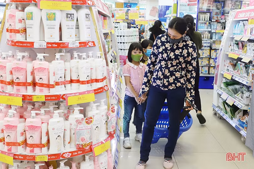 Siêu thị, trung tâm thương mại ở Hà Tĩnh siết chặt công tác phòng dịch