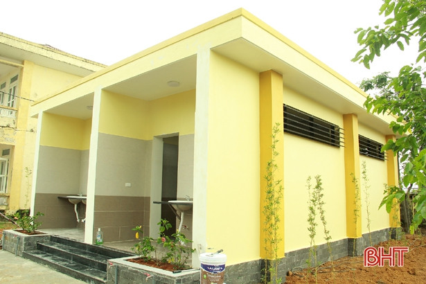 Bàn giao công trình vệ sinh hiện đại cho huyện Nghi Xuân