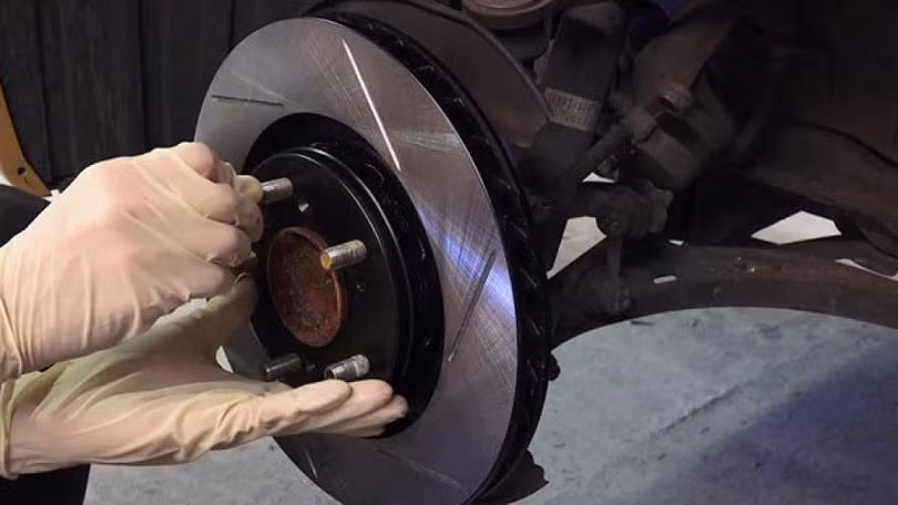 Nhận biết phanh ô tô bị hỏng qua những dấu hiệu này