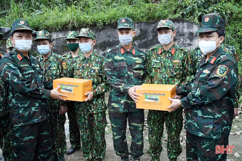 Duy trì nghiêm chế độ trực 24/24h tại cửa khẩu Cầu Treo ngăn vượt biên trái phép