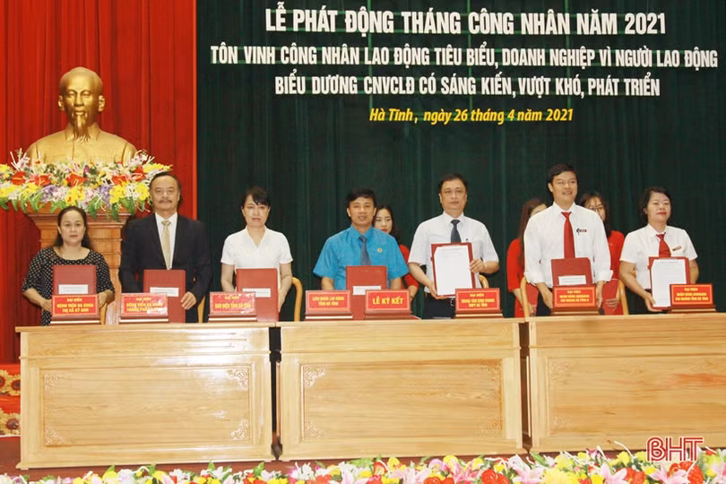 Hà Tĩnh biểu dương công nhân, lao động tiêu biểu và “doanh nghiệp vì người lao động”