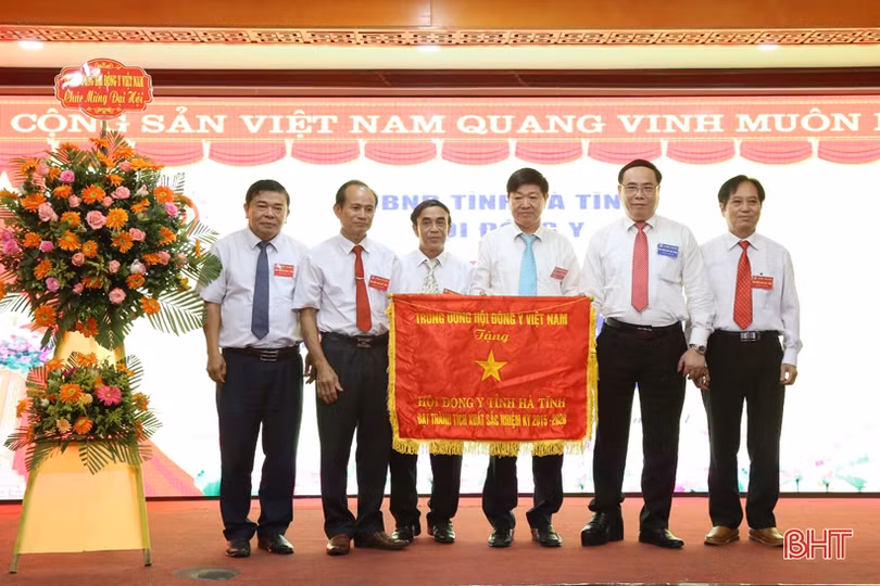 Nguyên Giám đốc Bệnh viện Y học cổ truyền giữ chức Chủ tịch Hội Đông y Hà Tĩnh