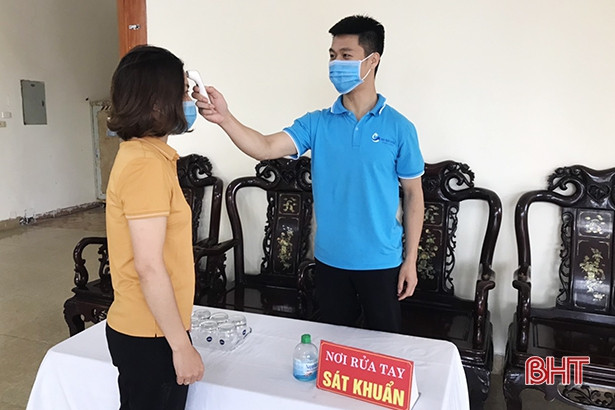 Ngày 30/4, lượng khách về bãi biển đẹp nhất Hà Tĩnh chỉ bằng 1/10 trước đây