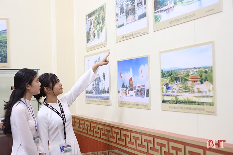 Khai trương trưng bày chuyên đề “Di tích danh thắng và cổ vật Hà Tĩnh”