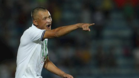 Chủ tịch, HLV trưởng SLNA từ chức, trợ lý Huy Hoàng tạm thời cầm quân