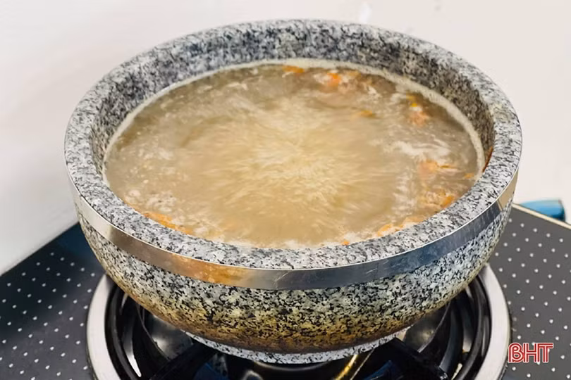 Có gì trong món phở dê bát đá đang “gây sốt” tại TP Hà Tĩnh