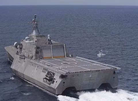 MQ-8B đâm chiến hạm Mỹ trên Thái Bình Dương