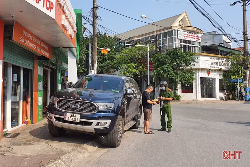 Công an TP Hà Tĩnh thông báo về đơn vị, địa phương các trường hợp dừng, đỗ xe sai quy định