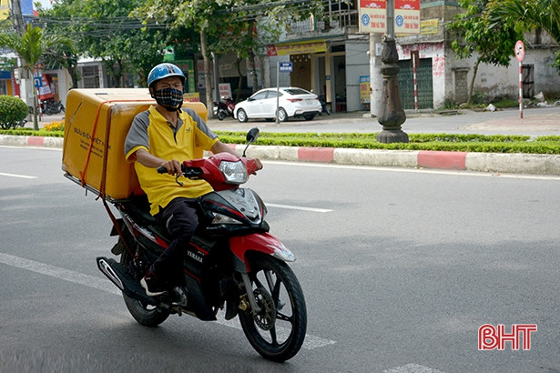 Người lao động Hà Tĩnh cần mẫn mưu sinh trong ngày 1/5