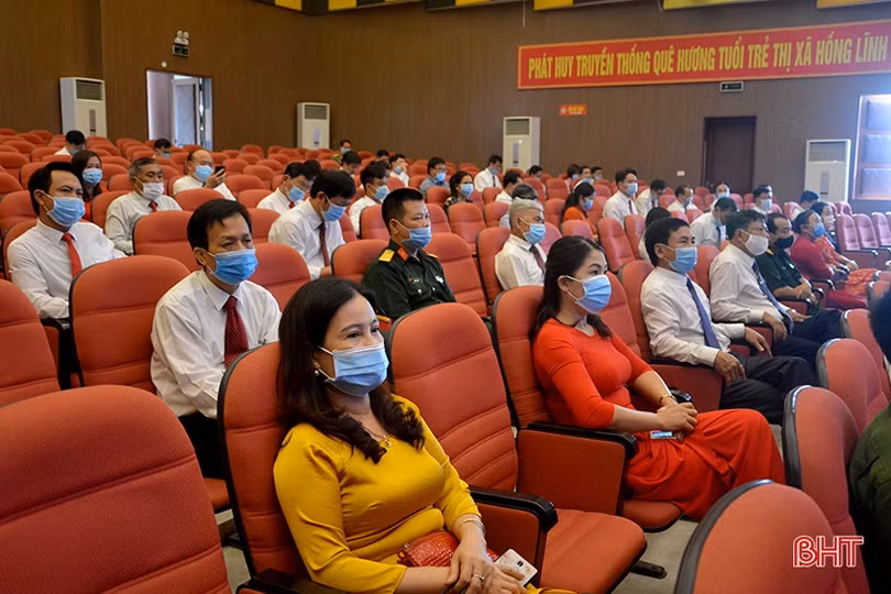 Thị xã Hồng Lĩnh và Kỳ Anh tôn vinh các tập thể, cá nhân điển hình học và làm theo Bác