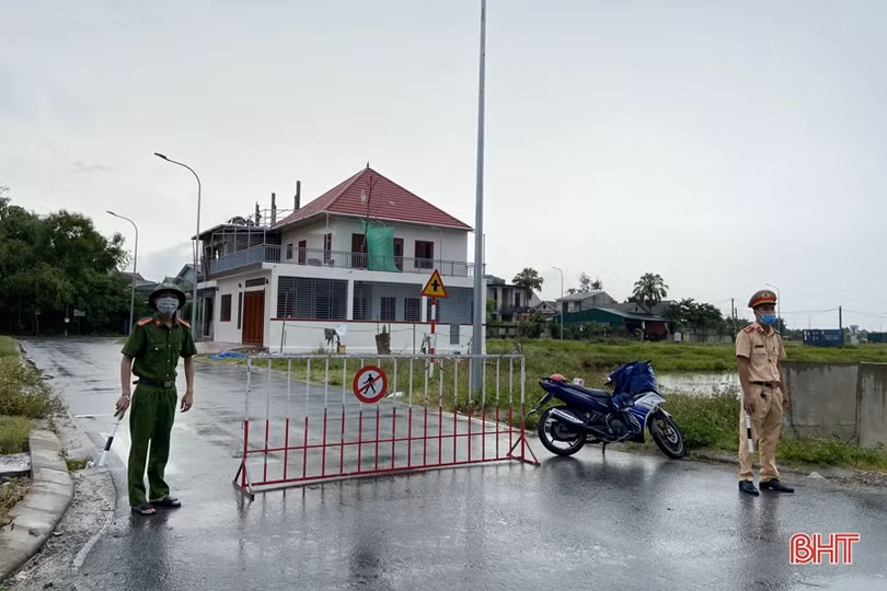 Hà Tĩnh: Dừng các hoạt động, dịch vụ không thiết yếu từ 10h sáng nay