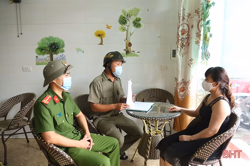 Người dân TP Hà Tĩnh đóng cửa hàng quán để phòng dịch Covid-19