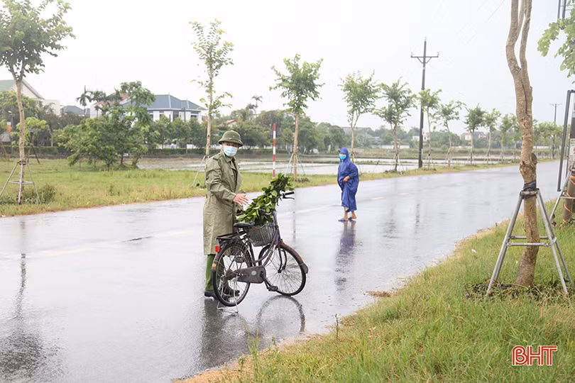 Huy động hơn 100 cán bộ, chiến sĩ công an Hà Tĩnh trực chốt phòng dịch Covid-19
