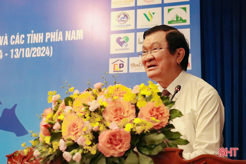 Nguyên Chủ tịch nước Trương Tấn Sang phát biểu chúc mừng doanh nhân, doanh nghiệp nói chung và doanh nhân Hà Tĩnh khu vực phía Nam nói riêng. Hoi-dong-huong-TPHCM (4).jpg
