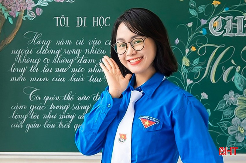Cô giáo Trương Thị Nhật Anh (SN 1991) - Bí thư Đoàn trường THPT Chuyên Hà Tĩnh là 1 trong 3 cán bộ Đoàn tiêu biểu của Hà Tĩnh được nhận Giải thưởng Lý Tự Trọng năm 2024. 111-5196-4764-4135.jpg