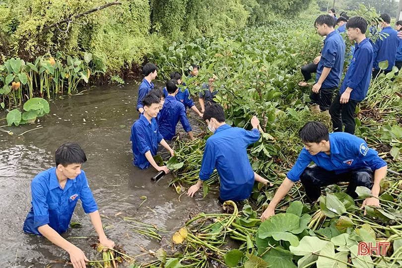 “Thủ lĩnh đoàn” miệt mài cống hiến vì cộng đồng