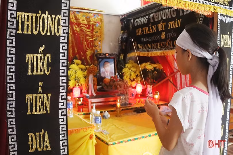 MS 2317: Nỗi đau một năm mất 3 người thân của bé gái ở Cẩm Xuyên 