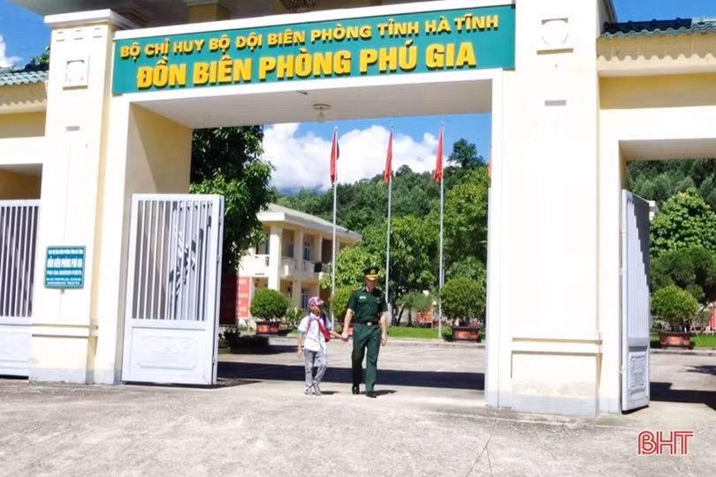 BĐBP Hà Tĩnh “tiếp sức” đến trường cho học sinh nghèo vùng biên